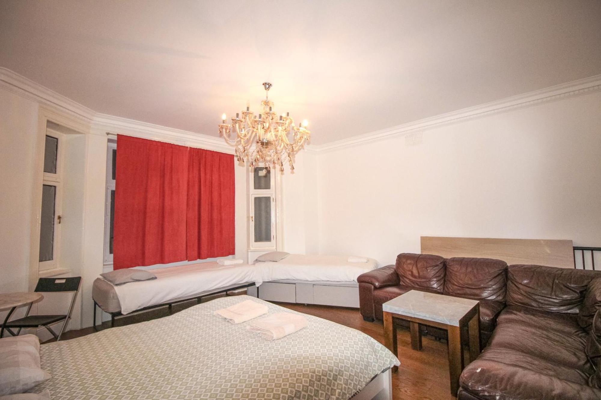 Spacious 4 Person Bedroom In Marylebone Alloggio in famiglia *