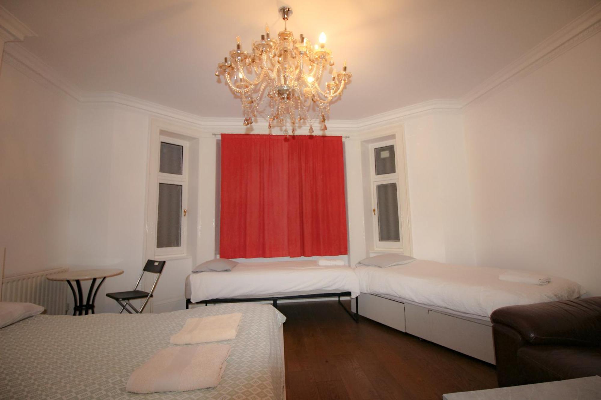 Spacious 4 Person Bedroom In Marylebone Alloggio in famiglia Londra